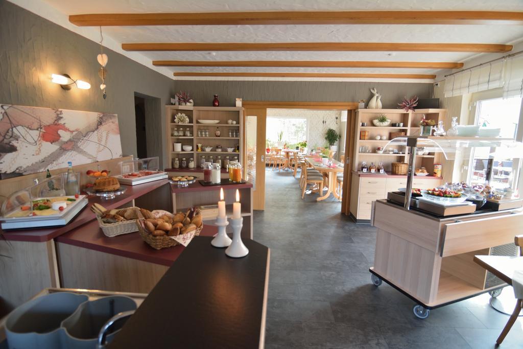 Hotel-Restaurant-Weingut Kapellenhof คล็อตเทน ภายนอก รูปภาพ