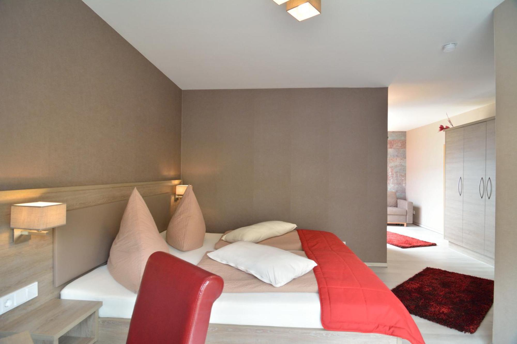 Hotel-Restaurant-Weingut Kapellenhof คล็อตเทน ภายนอก รูปภาพ