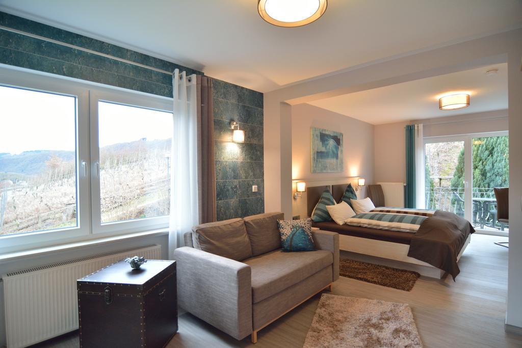 Hotel-Restaurant-Weingut Kapellenhof คล็อตเทน ภายนอก รูปภาพ