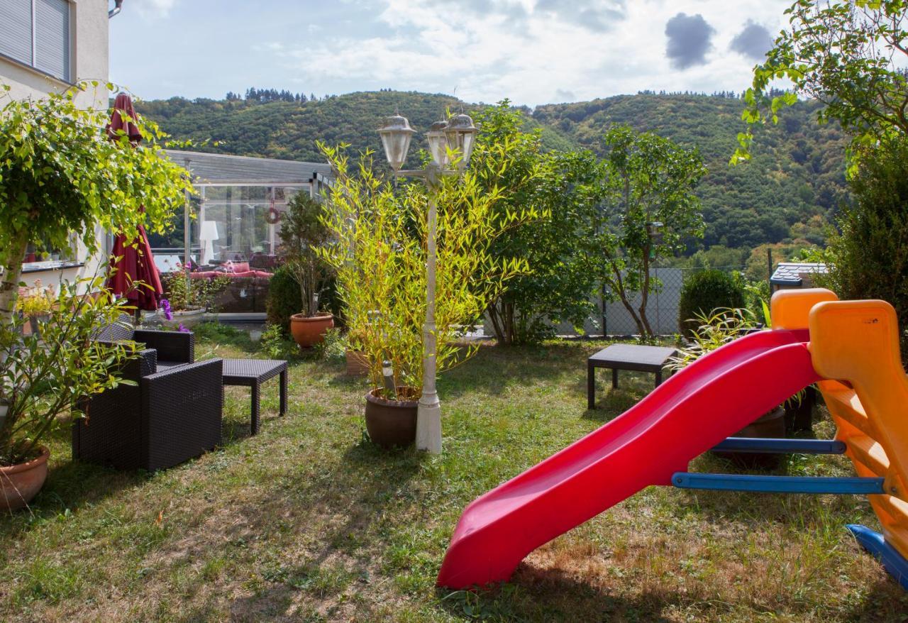 Hotel-Restaurant-Weingut Kapellenhof คล็อตเทน ภายนอก รูปภาพ