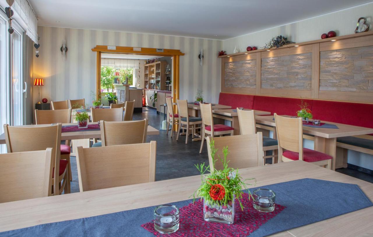 Hotel-Restaurant-Weingut Kapellenhof คล็อตเทน ภายนอก รูปภาพ