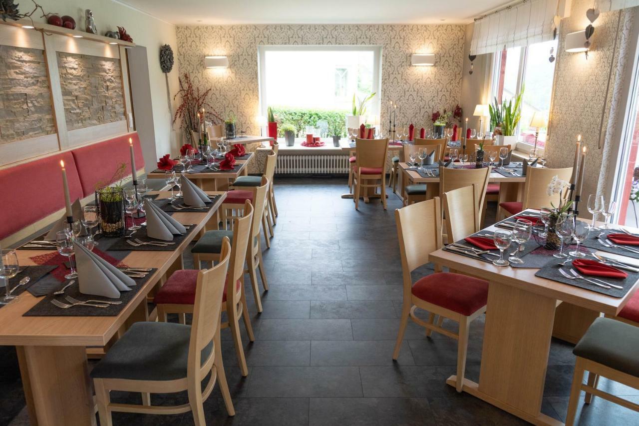 Hotel-Restaurant-Weingut Kapellenhof คล็อตเทน ภายนอก รูปภาพ